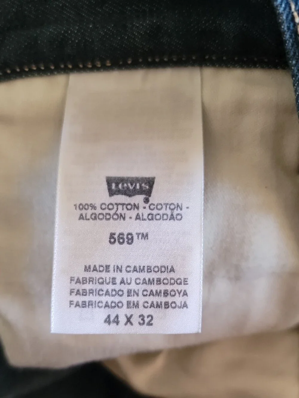 44 X 32 Levi's Men's Relaxed Straight Dark Blue Jeans